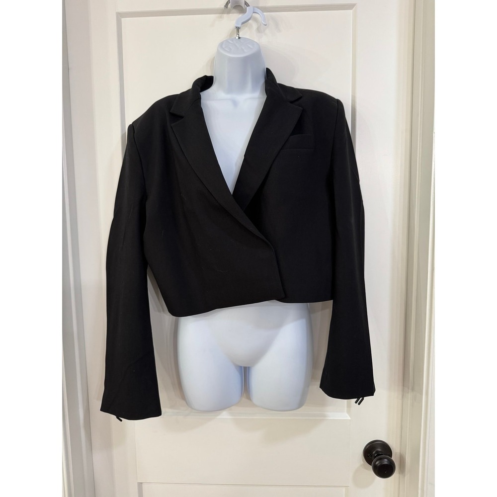 Black GSTQ half‎ court blazer